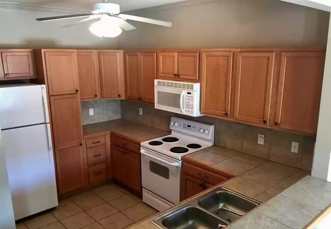 Building Photo - 1741 Brightside Dr