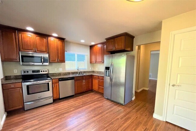 Foto del edificio - 325 Lind Ave SW