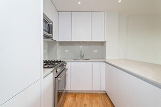 Interior Photo - 1410 Columbia
