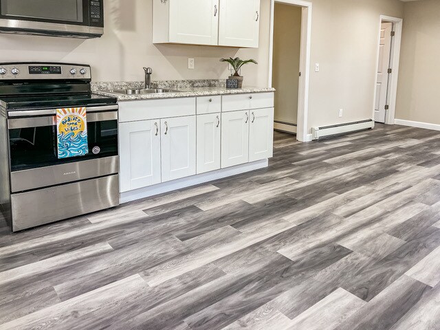 Kitchen - 701 Lincoln Ave