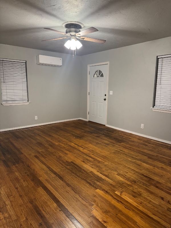 Foto del edificio - 1907 Nix St