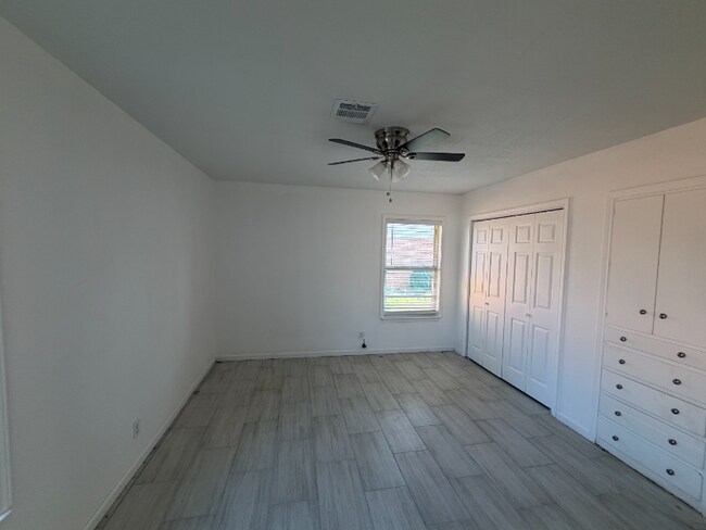 Foto del edificio - 229 E Langley Blvd