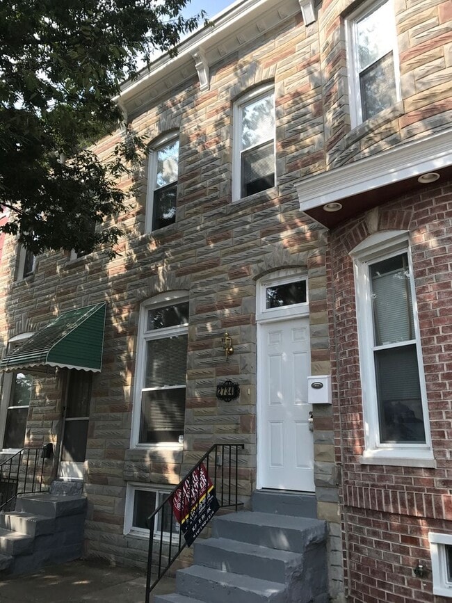 Building Photo - 2734 Huntingdon Ave