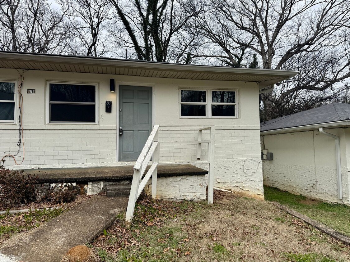 Photo - 708 W 47th St.