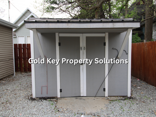 Building Photo - 1 BR 1 BA Downstairs Apartment with ALL UT...