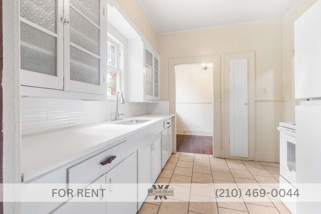 Building Photo - 1618 W Kings Hwy