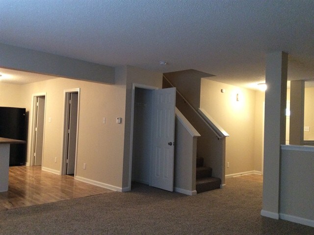 Foto del edificio - 1281 Rosemary Ct