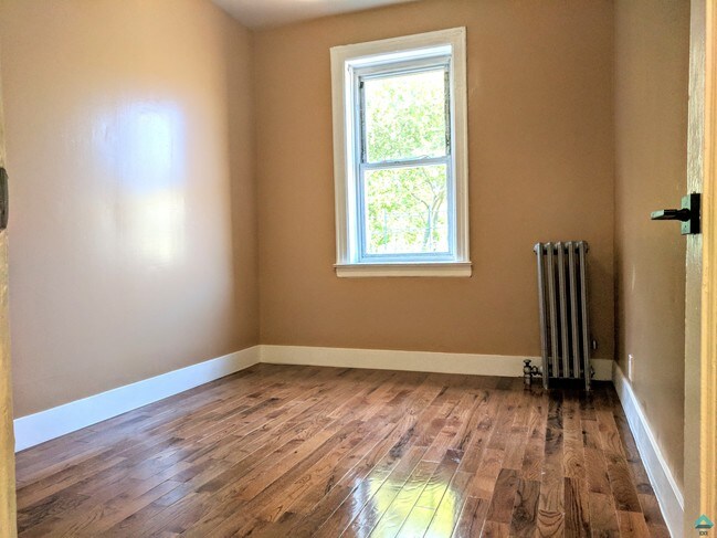 Building Photo - 3353 70th St