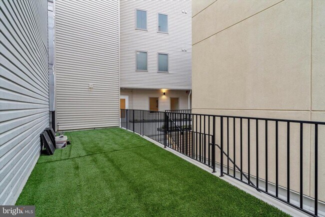 Building Photo - 1643 N 2nd St