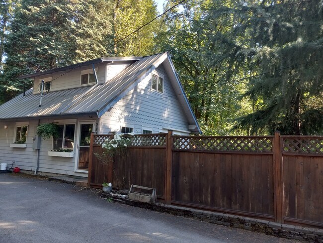 Foto del edificio - 28384 SE Broadleaf Rd