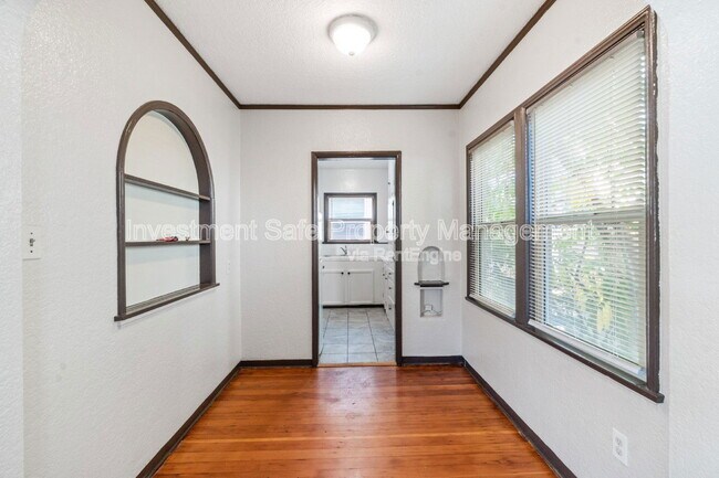 Foto del edificio - 3787 Park Blvd