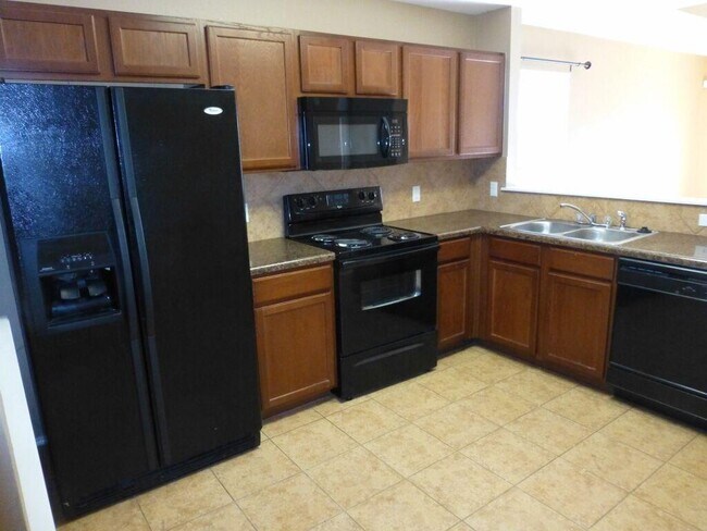 Building Photo - 3505 Bach Dr