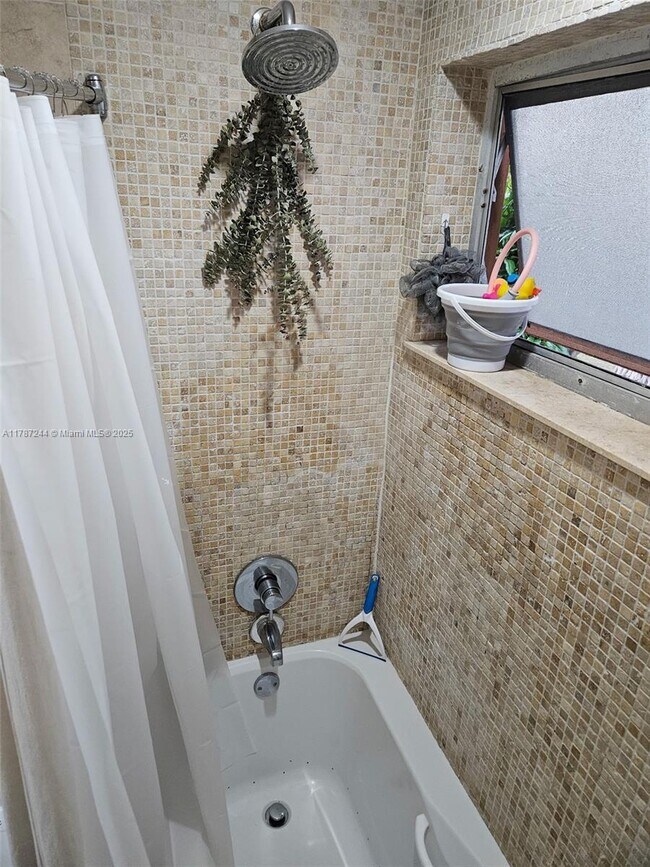 Foto del edificio - 9483 SW 76th St