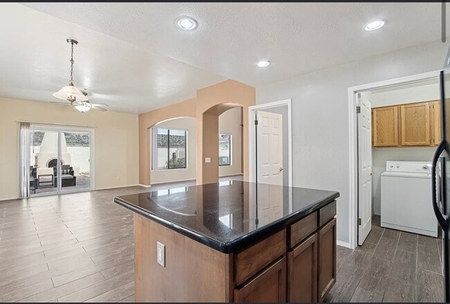 Foto del edificio - 14261 N 101st St