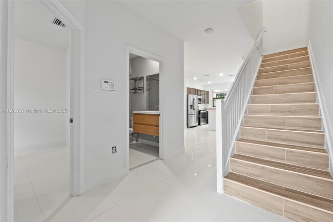 Foto del edificio - 20628 NE 7th Pl