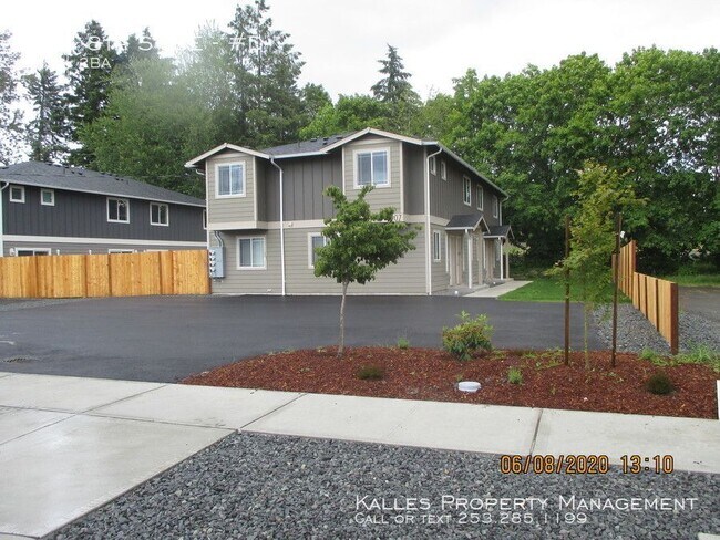 Building Photo - 907 8th St SE