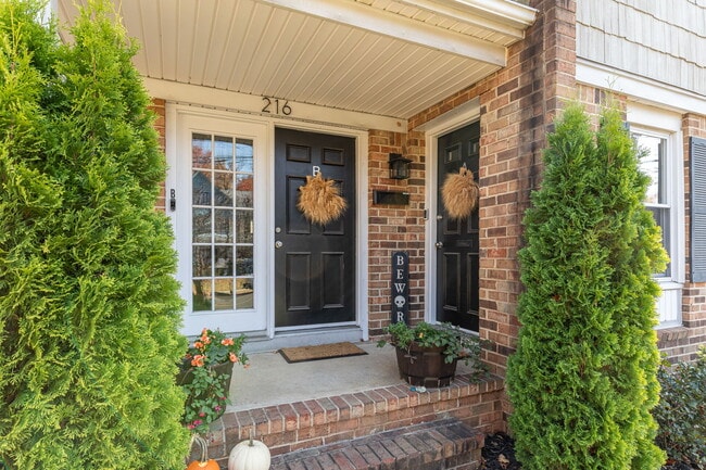 Bienvenido a casa - 216 Holly Street