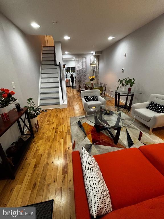 Foto del edificio - 2633 Earp St