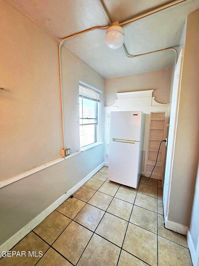 Foto del edificio - 1114 N El Paso St