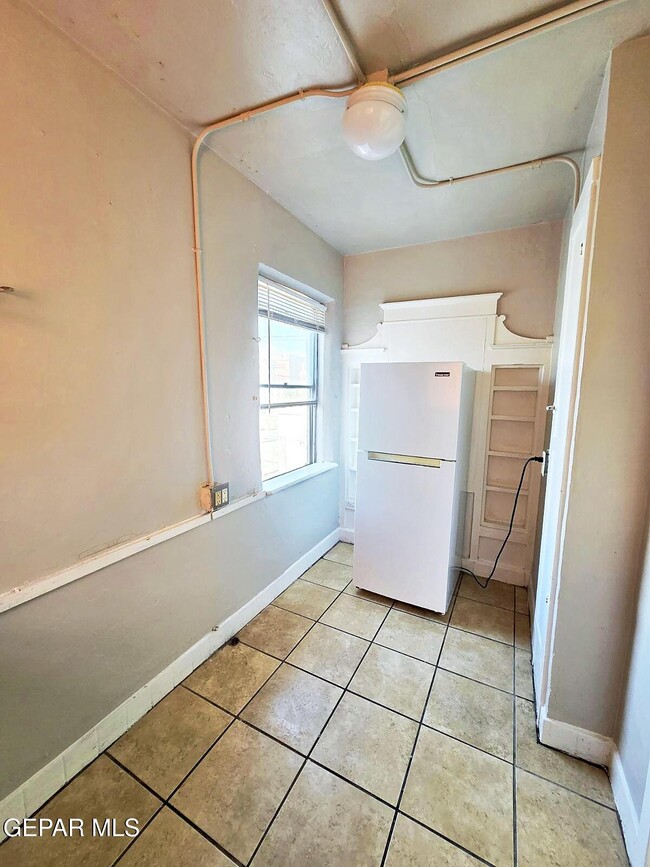 Building Photo - 1114 N El Paso St