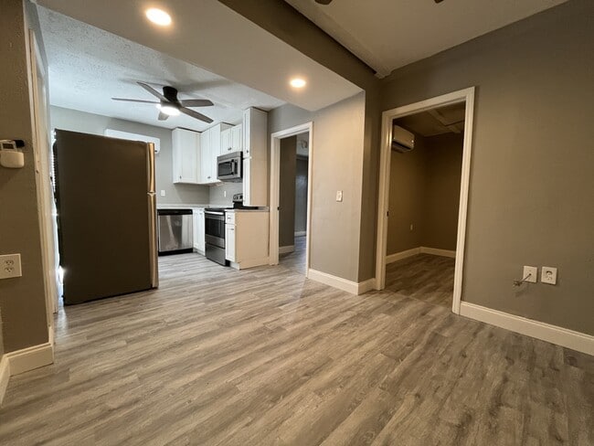 Building Photo - 2307 Formosa Ave