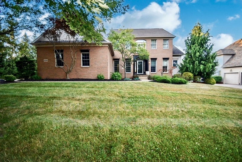 8584 Deacon Ave NW, North Canton, OH 44720 House Rental in North