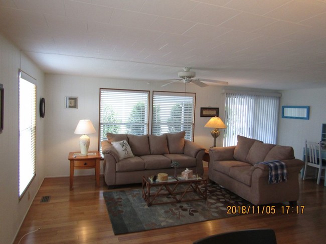 Building Photo - Bay Indies- 954 Orinoco