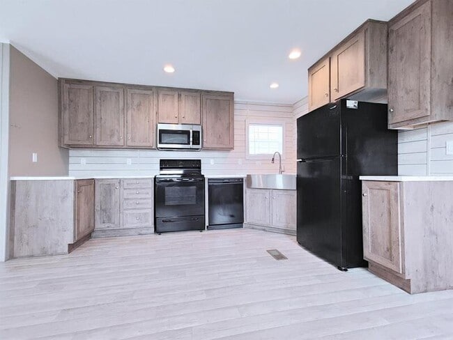 Building Photo - 4617 Rainbow Ln