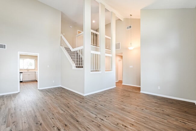Foto del edificio - 2511 Owens Cross Dr