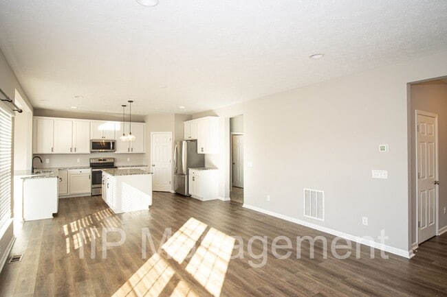 Building Photo - Stunning new build in North Ridgeville
