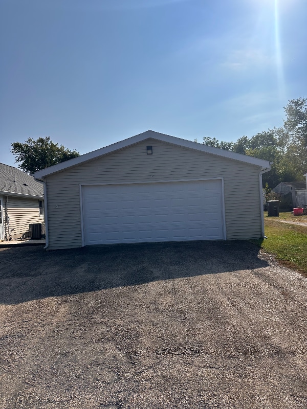 Building Photo - 203 Vicic Ave