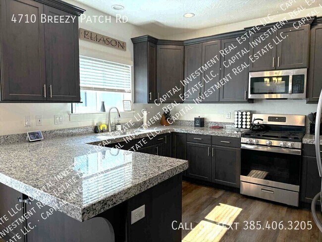 Building Photo - 4710 Breezy Patch Rd