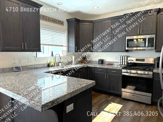 Foto del edificio - 4710 Breezy Patch Rd