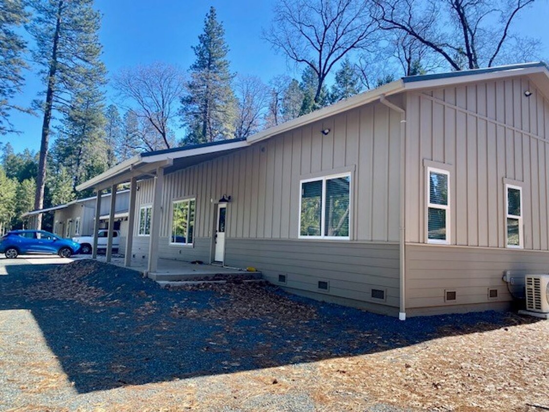 Primary Photo - Country Home on shared spacious property