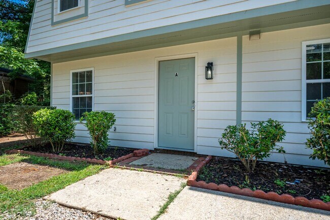 Building Photo - 105 Stowe Pl