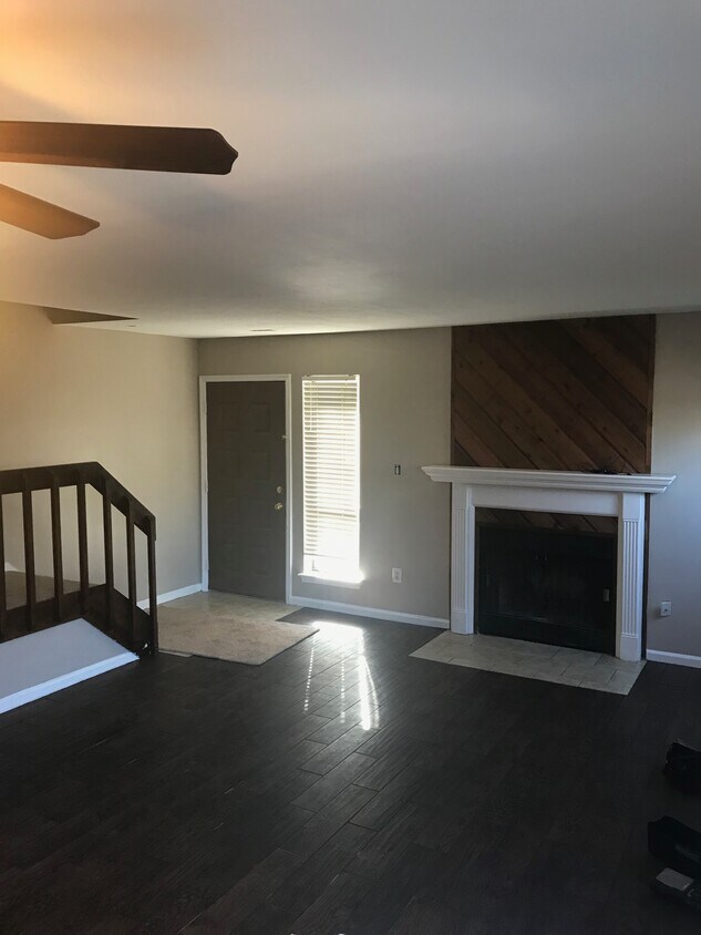 Primary Photo - 961 B St