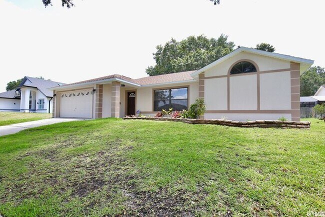 Foto del edificio - Cozy 3/2 Split Floorplan Home with a Spaci...