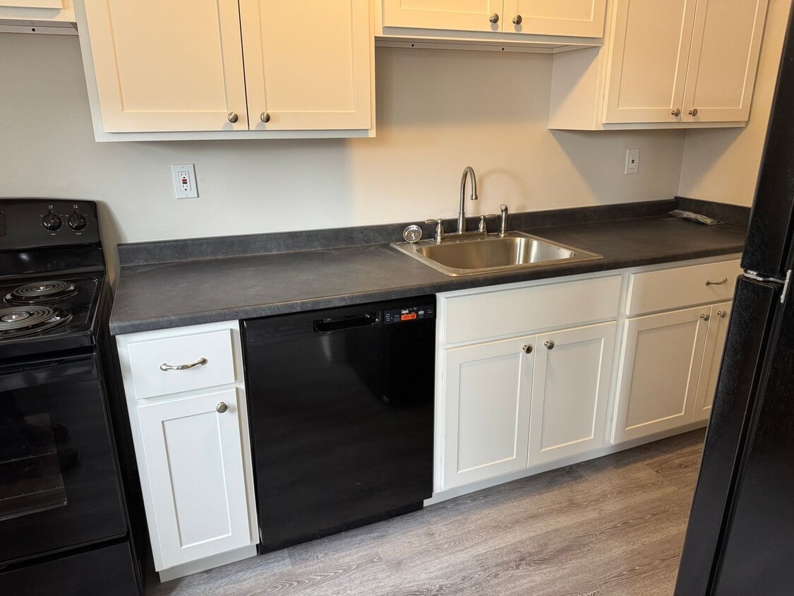 2 Bedroom Townhouse - 2 Bedroom Townhouse
