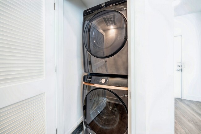 Photo - 32 Jones St House