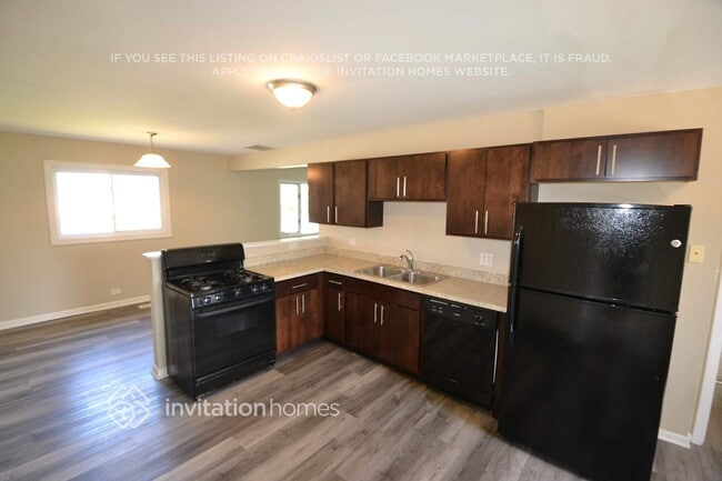 Building Photo - 345 Apache Ln