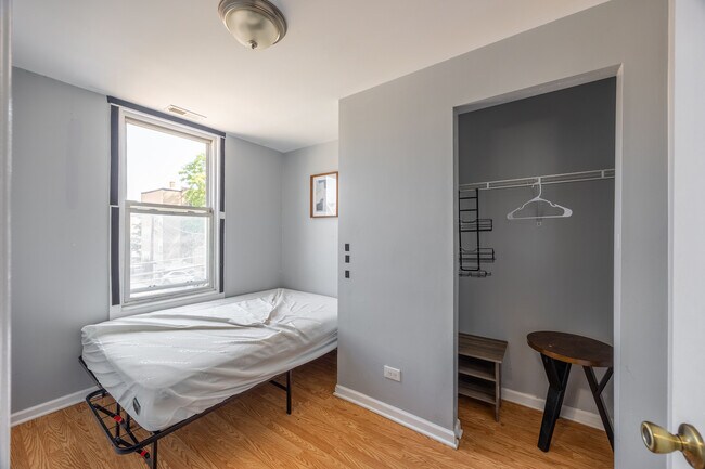 Foto del edificio - 3614 W George St
