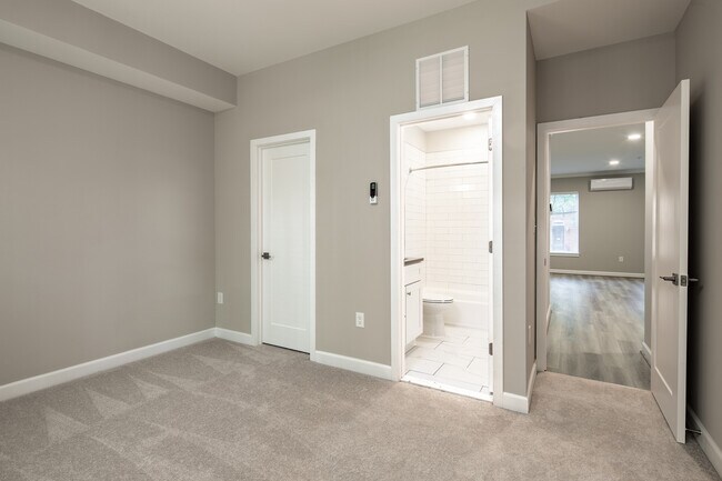 Foto del edificio - 1010 Duke St