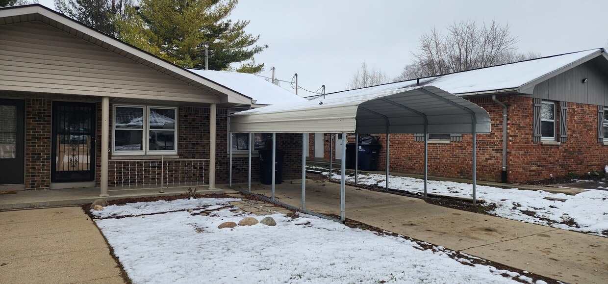 1055 Delphi Ave Unit 1055, Frankfort, IN 46041 Apartments in