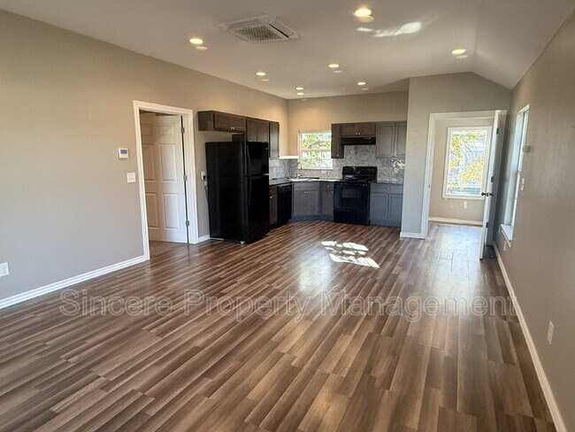 Foto del edificio - 2225 N Gatewood Ave