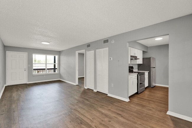 Building Photo - ***Cute 1 Bedroom Apartment in Orange City