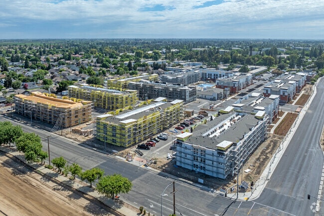 Building Photo - Monte Vista