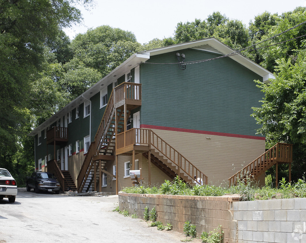 Primary Photo - Holderness Street Apts