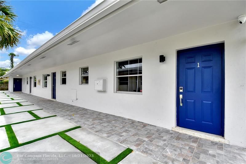 Primary Photo - 708 SW 16th Ave