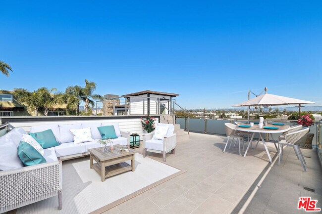 Building Photo - 44 E Sunset Ave