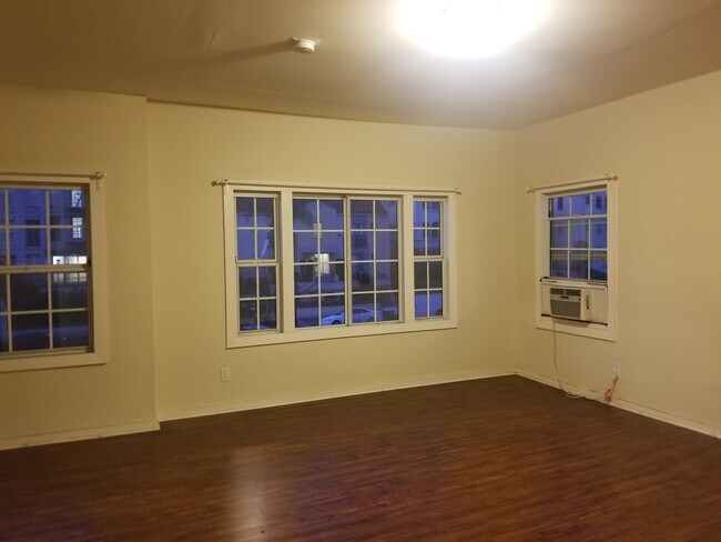 Building Photo - 400 S Rampart Blvd